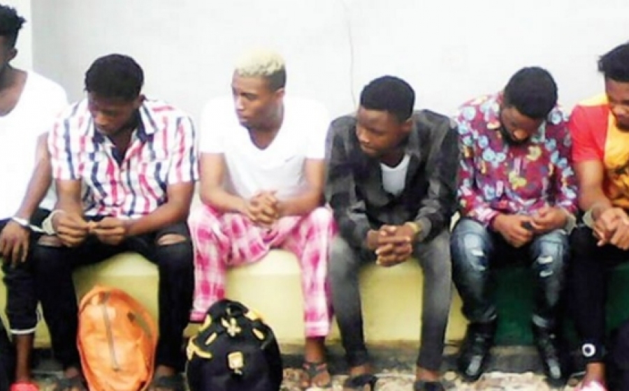 Hat embert tartóztattak le Nigériában melegség vádja miatt